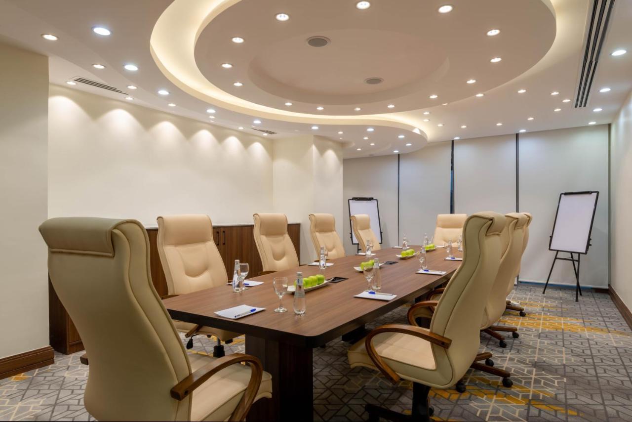 Warwick Riyadh Al Wezarat Exterior photo